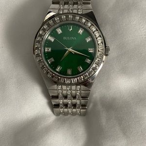 Bulova Crystal Watch Stainless steel
42mm